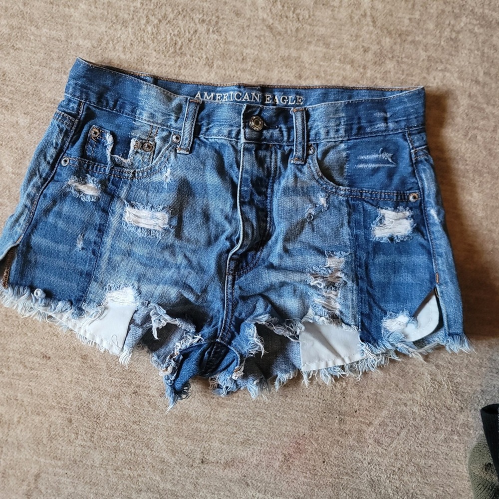 American Eagle Vintage Hi-Rise Festival Distressed Denim Shorts Blue Women Sz 4
